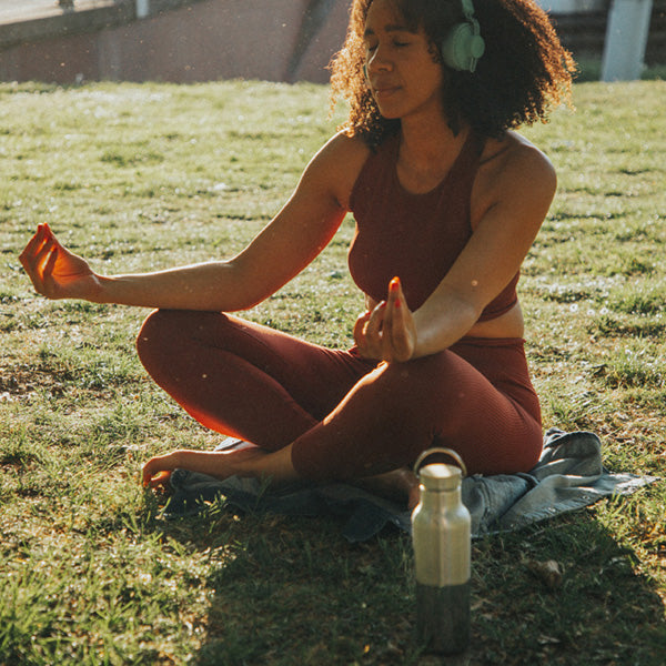 12oz-rise-reflect-with-bamboo-cap-c6 16oz_rise_reflect_yoga_park_headphones_square.jpg