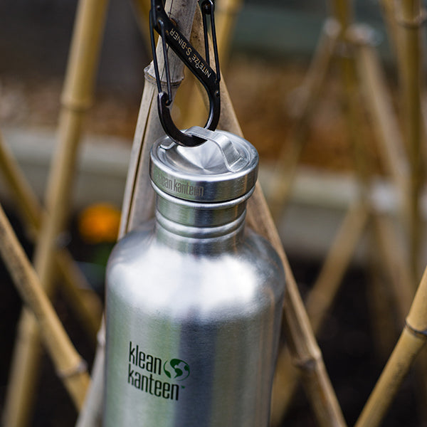 classic-steel-loop-cap-k1 40oz_bottle_steel_loop_cap_lifestyle.jpg