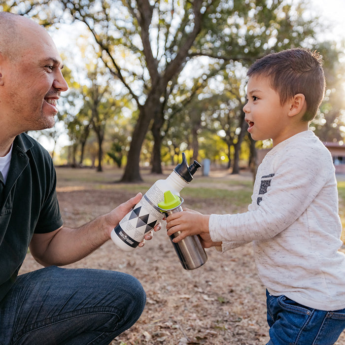 classic-kid-sippy-cap-i4 K12CNSIPPY-BS-sippy_cap_dad_lifestyle.jpg