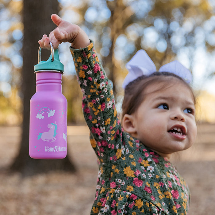 classic-kid-sippy-cap-i4 K12CNSIPPY-UN-kids_bottle_unicorn_lifestyle.jpg