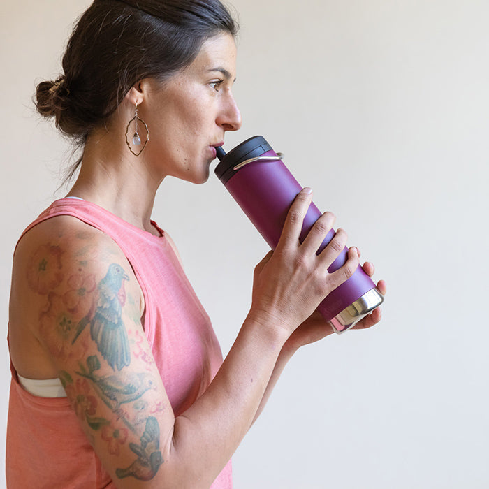 tkwide-twist-cap-with-straw-kit-p5 K20TKWPT-PP-T-TWIST-straw_cap_drinking_yoga_lifestyle_64bb08ca-98d0-4e89-83fd-b166cda65ccd.jpg