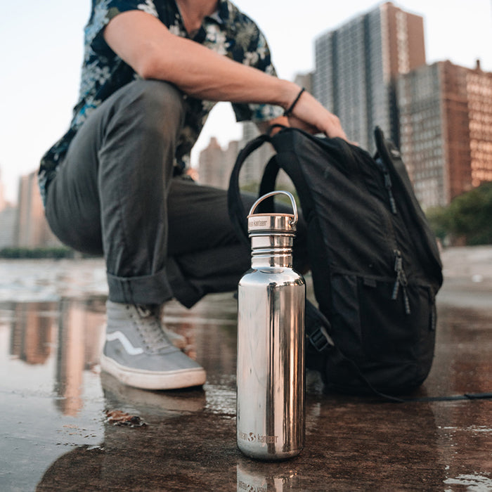 27oz-reflect-with-bamboo-cap-f1 K27SSLRF-MS-BAMBOO_reflect-bottle_city_lifestyle_ff882516-9bd8-49cf-b515-736a0a9c889f.jpg