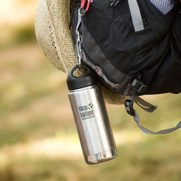steel-s-biner-3-g1 carabiner_steel_bottle_backpack_lifestyle_dd4fef2d-f5d2-4f32-ac05-c706bd6b518e.jpg