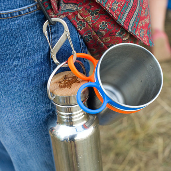 steel-s-biner-3-g1 carabiner_steel_clip_bottle_lifestyle_f9a2dad1-cd06-4894-b3ff-13476b2b5a87.jpg