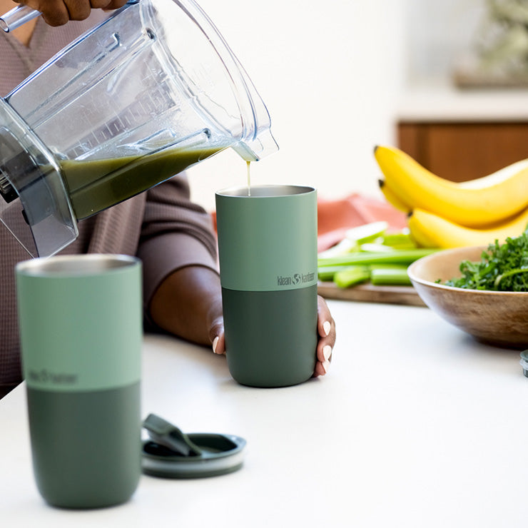 smoothie-set-l9 smoothie_kit_rise_tumbler_smoothie_pour.jpg